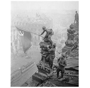 Сегодня 30 апреля, в 1945 году Советские воины водрузили Знамя Победы над рейхстагом в Берлине.